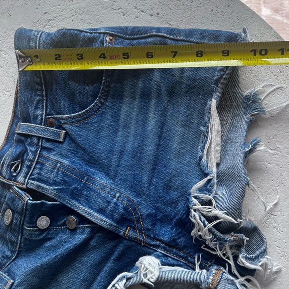 Levi 501 shorts - Picture 3 of 5